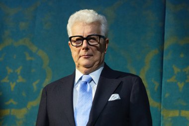 İngiliz yazar Ken Follett, 19 Kasım 2024 tarihinde İspanya 'nın Madrid kentinde bulunan Teatro EDP Gran Va' da 