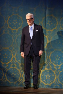 İngiliz yazar Ken Follett, 19 Kasım 2024 tarihinde İspanya 'nın Madrid kentinde bulunan Teatro EDP Gran Va' da 