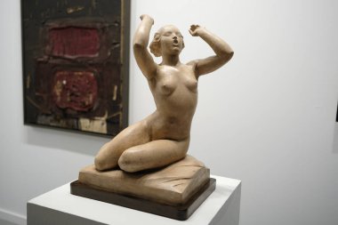 Feria Arte 2024 'te sergilenen dekoratif öğeler, bir antika, sanat galerisi ve IFEM IFEMA, Madrid, 24 Kasım İspanya' da sergi etkinliği.