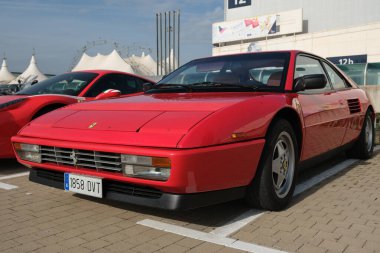 Ifema Madrid 'deki Retromvil gösterisinde klasik arabalar 30 Kasım 2024 İspanya