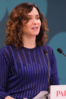 Madrid Topluluğu Başkanı Isabel Diaz Ayuso, 2 Aralık 2024 'te Madrid İspanya' nın başkenti Madrid 'de Noel için Madrid' e bir hediye olarak tanıtım kampanyasını sunar.. 