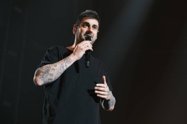 İspanyol şarkıcı Ramn Melendi Espina, bilinen adıyla Melendi 2 Aralık 2024 'te İspanya' da WiZink Center 'da sahne aldı.