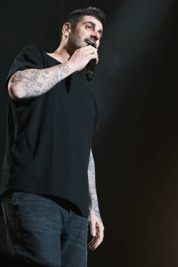 İspanyol şarkıcı Ramn Melendi Espina, bilinen adıyla Melendi 2 Aralık 2024 'te İspanya' da WiZink Center 'da sahne aldı.