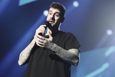 İspanyol şarkıcı Ramn Melendi Espina, bilinen adıyla Melendi 2 Aralık 2024 'te İspanya' da WiZink Center 'da sahne aldı.