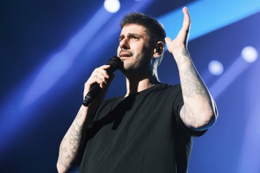 İspanyol şarkıcı Ramn Melendi Espina, bilinen adıyla Melendi 2 Aralık 2024 'te İspanya' da WiZink Center 'da sahne aldı.