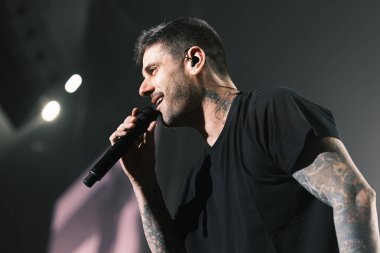 İspanyol şarkıcı Ramn Melendi Espina, bilinen adıyla Melendi 2 Aralık 2024 'te İspanya' da WiZink Center 'da sahne aldı.