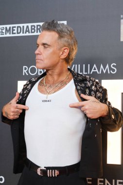  Şarkıcı Robbie Williams, 4 Aralık 2024 'te Madrid' deki Capitol sinemasında 