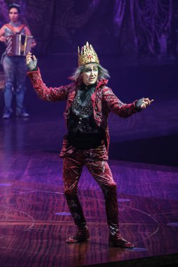 EDITORIAL Sadece Kullanım) Sanatçılar Alegra sırasında Cirque Du Soleil 'in gösterisini 4 Aralık 2024 tarihinde Madrid İspanya' da sergilediler.