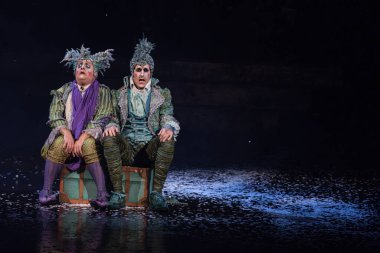 EDITORIAL Sadece Kullanım) Sanatçılar Alegra sırasında Cirque Du Soleil 'in gösterisini 4 Aralık 2024 tarihinde Madrid İspanya' da sergilediler.