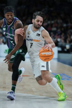 Real Madrid ve Unicaja maçında Real Madrid 'in Real Madrid' li Facu Campazzo oyuncusu.