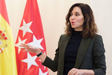 Isabel Diaz Ayuso, 9 Aralık 2024 tarihinde İspanya 'nın Madrid kentinde Real Casa de Correos' ta Uluslararası Engelliler Komitesi başkanı Andrew Parsons ile bir toplantı yaptı.