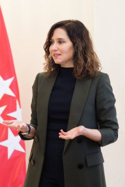 Isabel Diaz Ayuso, 9 Aralık 2024 tarihinde İspanya 'nın Madrid kentinde Real Casa de Correos' ta Uluslararası Engelliler Komitesi başkanı Andrew Parsons ile bir toplantı yaptı.