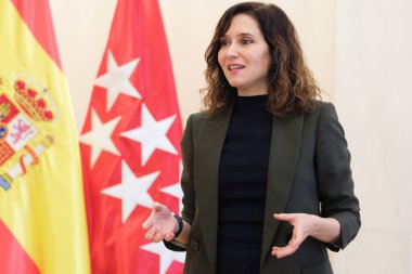 Isabel Diaz Ayuso, 9 Aralık 2024 tarihinde İspanya 'nın Madrid kentinde Real Casa de Correos' ta Uluslararası Engelliler Komitesi başkanı Andrew Parsons ile bir toplantı yaptı.