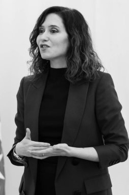 Isabel Diaz Ayuso, 9 Aralık 2024 tarihinde İspanya 'nın Madrid kentinde Real Casa de Correos' ta Uluslararası Engelliler Komitesi başkanı Andrew Parsons ile bir toplantı yaptı.