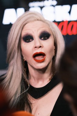 Şarkıcı Alaska, Madrid 'deki Fundacion Telesica' da 