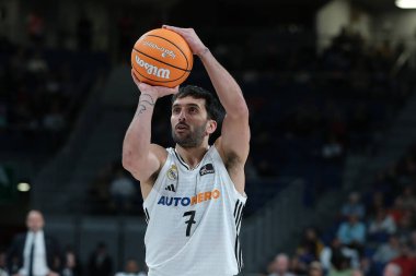 Liga Endesa maçında Real Madrid 'den Facu Campazzo ile Rio Breogan arasında 15 Aralık 2024 tarihinde İspanya' nın Madrid kentinde oynanan WiZink Center 'da oynanmıştır.