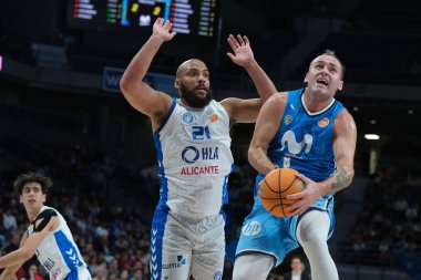 Movistar Estudiantes ve Alicante, Madrid 'deki Wizink Center' da ACB Basketbol Ligi 'nde oynadı. 15 Aralık 2024 İspanya