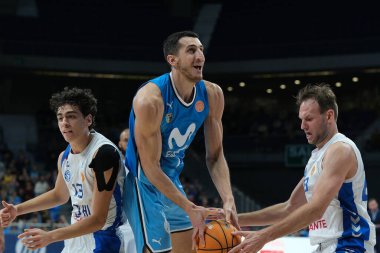 Movistar Estudiantes ve Alicante, Madrid 'deki Wizink Center' da ACB Basketbol Ligi 'nde oynadı. 15 Aralık 2024 İspanya