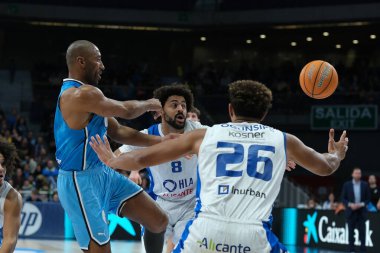 Movistar Estudiantes ve Alicante, Madrid 'deki Wizink Center' da ACB Basketbol Ligi 'nde oynadı. 15 Aralık 2024 İspanya