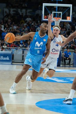 Movistar Estudiantes ve Alicante, Madrid 'deki Wizink Center' da ACB Basketbol Ligi 'nde oynadı. 15 Aralık 2024 İspanya