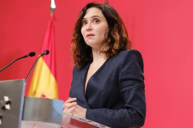 Madrid Topluluğu Başkanı Isabel Diaz Ayuso, yönetim konseyinin 26 Aralık 2024 tarihinde İspanya 'nın Madrid şehrinde bulunan Real Casa de Correos' ta bir basın toplantısı düzenledi.