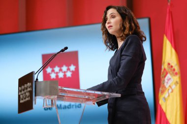 Madrid Topluluğu Başkanı Isabel Diaz Ayuso, yönetim konseyinin 26 Aralık 2024 tarihinde İspanya 'nın Madrid şehrinde bulunan Real Casa de Correos' ta bir basın toplantısı düzenledi.