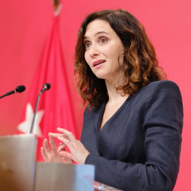 Madrid Topluluğu Başkanı Isabel Diaz Ayuso, yönetim konseyinin 26 Aralık 2024 tarihinde İspanya 'nın Madrid şehrinde bulunan Real Casa de Correos' ta bir basın toplantısı düzenledi.