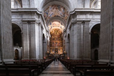 4 Ocak 2025 'te İspanya' da San Lorenzo de El Escorial El Escorial Manastırı 'nın iç manzarası
