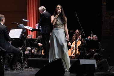 İspanyol şarkıcı Clara Montes Madrid 'deki Teatro Real 5 Ocak 2025 İspanya' daki Noel konserinde sahne aldı.