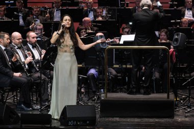 İspanyol şarkıcı Clara Montes Madrid 'deki Teatro Real 5 Ocak 2025 İspanya' daki Noel konserinde sahne aldı.
