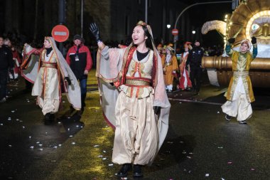 5 Ocak 2025 'te Madrid' deki Üç Kralın geçit töreni sırasında aktörler geçidi.