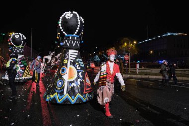 5 Ocak 2025 'te Madrid' deki Üç Kralın geçit töreni sırasında aktörler geçidi.