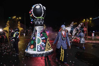 5 Ocak 2025 'te Madrid' deki Üç Kralın geçit töreni sırasında aktörler geçidi.