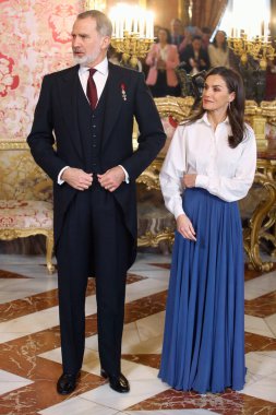  İspanya Kralı VI. Felipe ve Letizia 9 Ocak 2024 'te İspanya Kraliyet Sarayı' ndaki diplomatik heyet resepsiyonunda.