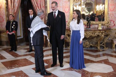  İspanya Kralı VI. Felipe ve Letizia 9 Ocak 2024 'te İspanya Kraliyet Sarayı' ndaki diplomatik heyet resepsiyonunda.