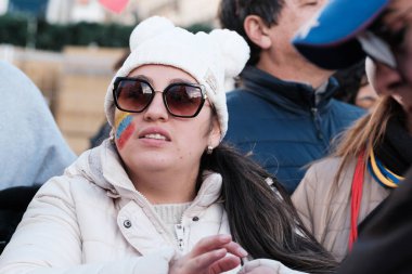 Venezuela 'da Maduro' ya ve Edmundo Gonzalez 'e karşı 9 Ocak 2025' te Madrid 'de düzenlenen bir demokrasi gösterisi sırasında protestocular.