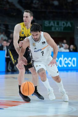 Real Madrid takımından Facu Campazzo Real Madrid ile CB Canarias arasındaki maç sırasında Madrid 'de 12 Ocak 2025 tarihinde Movistar Arena' da karşılaştı.