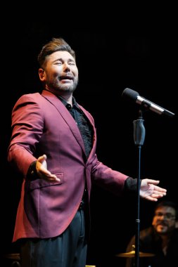 Şarkıcı Miguel Poveda Actua, 12 Ocak 2025 tarihinde İspanya 'da Inverfest the Theatro Circo Price' da verdiği konserde