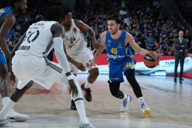 Maccabi Tel Aviv takımından Tamir Blatt, Real Madrid ile Maccabi Tel Aviv arasında 14 Ocak 2025 tarihinde oynanan EuroLeague karşılaşmasında İspanya 'nın başkenti Madrid' de oynanan