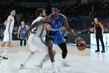 Maccabi Tel Aviv 'den Jaylen Hoard, Real Madrid ile Maccabi Tel Aviv arasında 14 Ocak 2025 tarihinde İspanya' nın başkenti Madrid 'de oynanan EuroLeague karşılaşmasında
