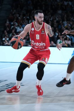 Olympiacos Pire 'den Luca Vildoza, 16 Ocak 2025 tarihinde İspanya' nın Movistar Arena kentinde Real Madrid ile Olympiacos arasında oynanan Türk Hava Yolları EuroLeague karşılaşmasında