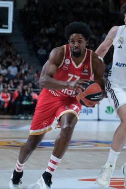 Olympiacos Pire 'den Shaquielle Mckissiç, 16 Ocak 2025 tarihinde İspanya' nın Movistar Arena kentinde Real Madrid ile Olympiacos arasında oynanan Türk Hava Yolları EuroLeague karşılaşmasında