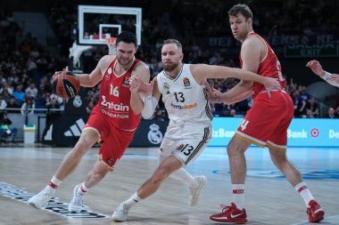 Olympiacos Pire 'den Kostas Papanthe 16 Ocak 2025 tarihinde İspanya' nın Movistar Arena kentinde oynanan Türk Hava Yolları EuroLeague karşılaşmasında Real Madrid ile Olympiacos arasında oynanan karşılaşmada