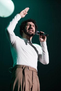 Şarkıcı Marwan Actua 17 Ocak 2025 'te İspanya' da Movistar Arena 'daki Inverfest konserinde