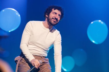 Şarkıcı Marwan Actua 17 Ocak 2025 'te İspanya' nın Madrid kentinde Inverfest 'te verdiği konserde.