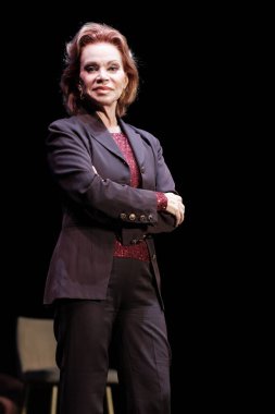 Paloma San Basilio, 20 Ocak 2025 tarihinde Madrid 'de UMusic Hotel Teatro Albniz' de düzenlenen Universal Müzik Festivali 'nin sunumuna katılmıştır.