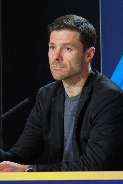Bayer Leverkusen 'in teknik direktörü Xabi Alonso, UEFA Şampiyonlar Ligi' nde 20 Ocak 'ta Madrid' de Riyad Air Metropolitano 'da Atletico de Madrid' e karşı oynanan futbol karşılaşmasında basın toplantısı düzenledi.