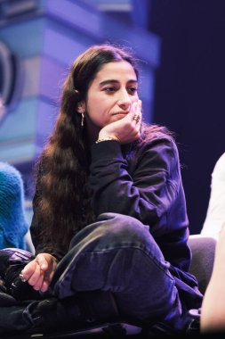 Aktris Carolina Yuste, 21 Ocak 2025 tarihinde İspanya 'nın başkenti Madrid' de bulunan Abbey Theatre 'da oynanan Little Red Riding Hood oyununun sunumunda performans sergiliyor.