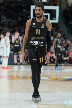 23 Ocak 2025 tarihinde İspanya 'nın Movistar Arena Madrid kentinde oynanan Real Madrid ile Baskonia Vitoria Gasteiz arasındaki EuroLeague karşılaşmasında Baskonia Forrest Trent of Baskonia