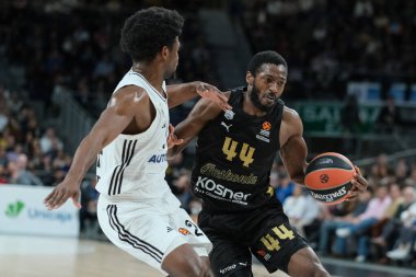 23 Ocak 2025 tarihinde İspanya 'nın Movistar Arena Madrid kentinde Real Madrid ile Baskonia Vitoria Gasteiz arasında oynanan Türk Hava Yolları EuroLeague karşılaşmasında Baskonia' dan Baldwin Kamar